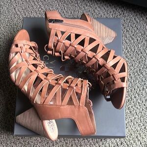 Vince Camuto Elishan Tan Leather Heeled Sandals. Size 11